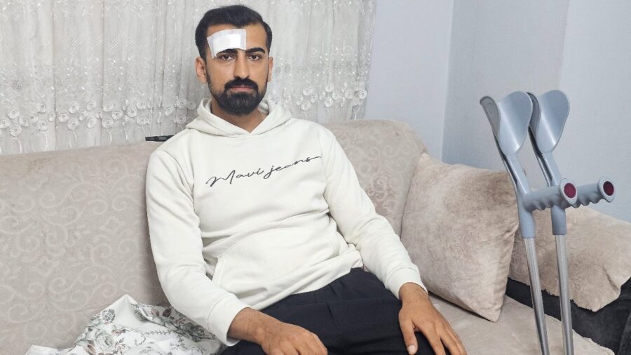 Adana’da trafik kavgasına karışan moto kurye bıçaklandı: Beni orada ölüme terk ettiler