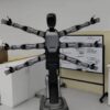 Dünyanın ilk altı kollu tekerlekli insansı robotu tanıtıldı: Miro U