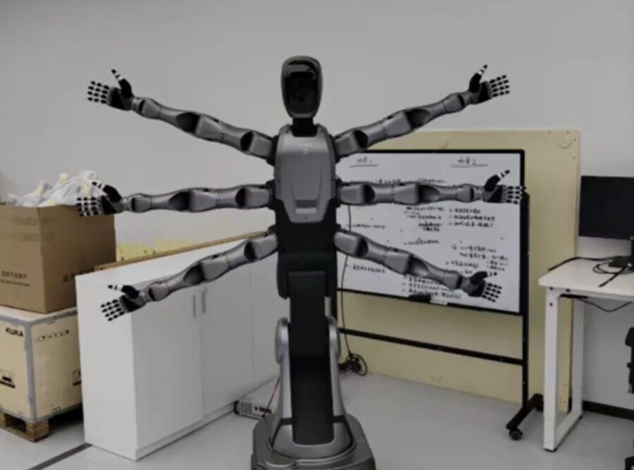 Dünyanın ilk altı kollu tekerlekli insansı robotu tanıtıldı: Miro U